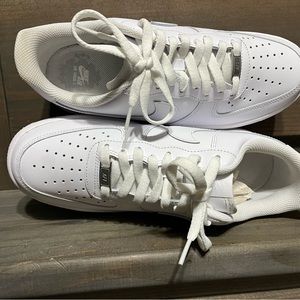 Women’s size 9.5 white Nike Air Force 1